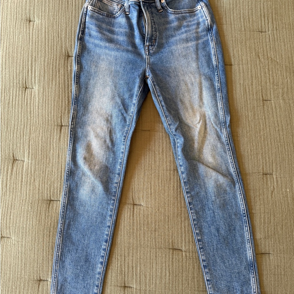 LIKE NEW: Madewell Women’s High Rise Skinny Jeans in Cayer Wash, Size 26